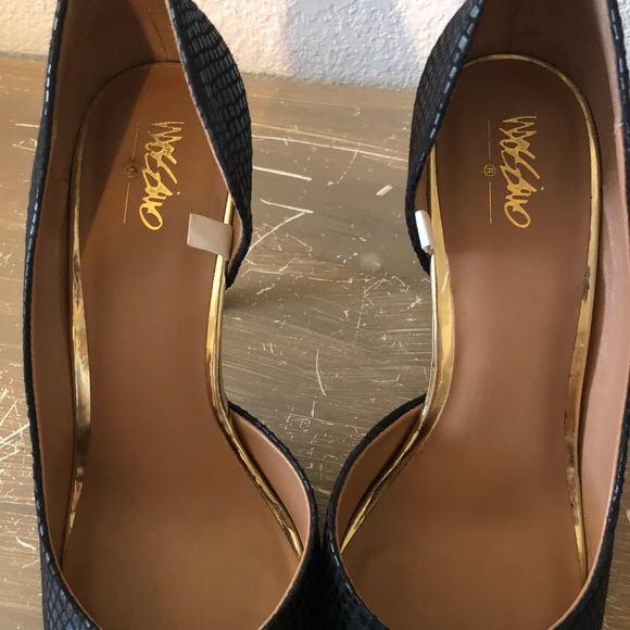 Black Heels - Picture 7 of 7